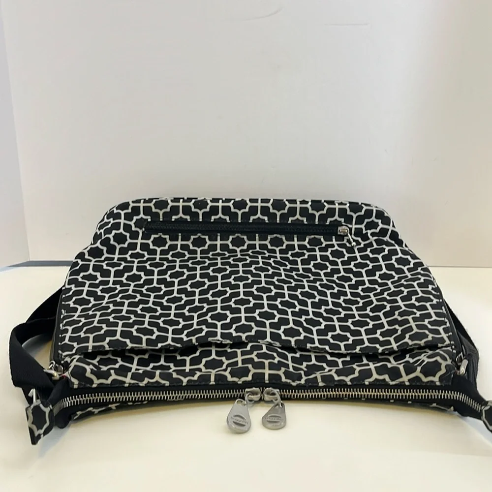 Baggallini Black & White Geometric Print Travel Purse Laptop Work Shoulder Bag
